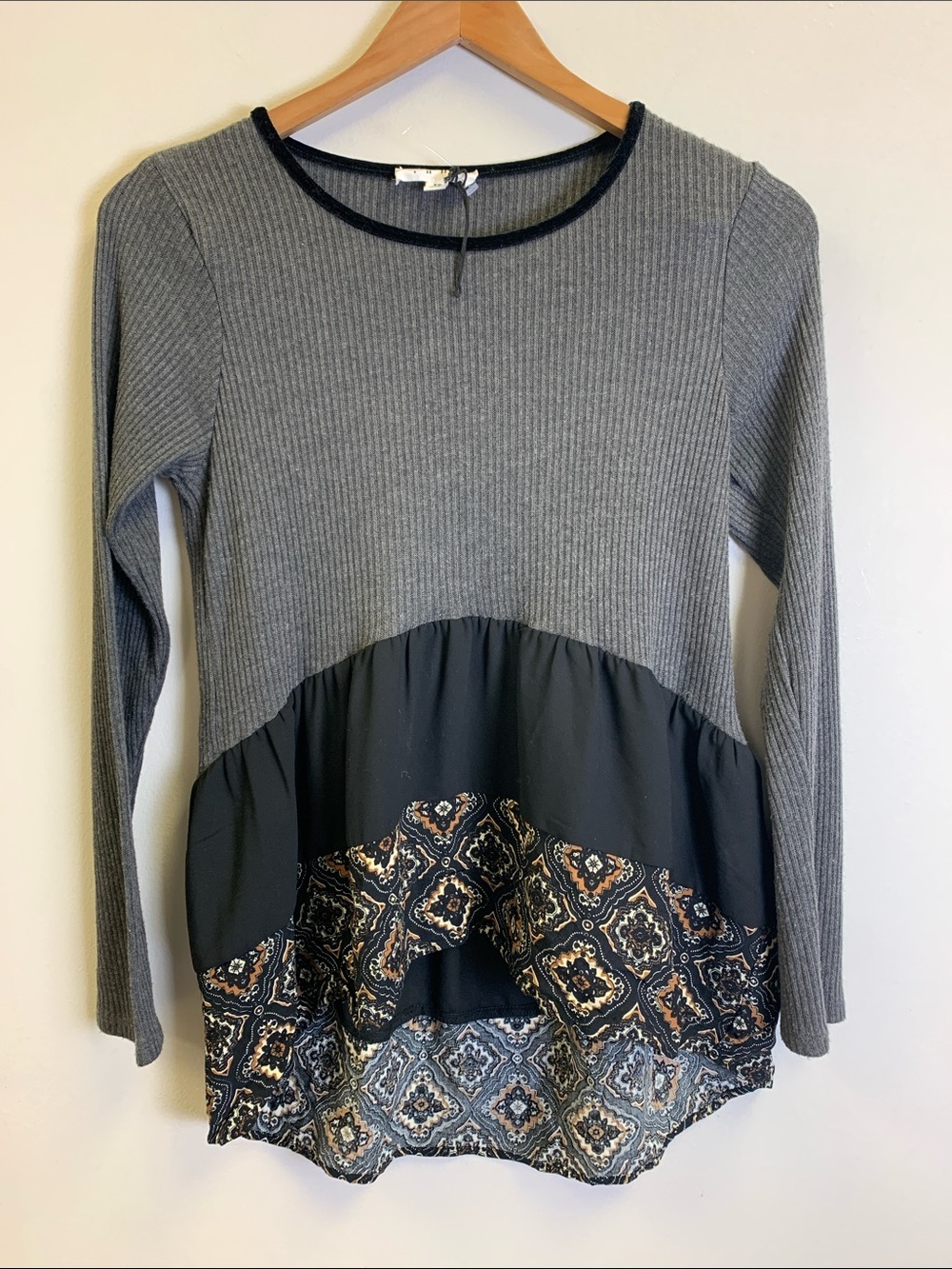 THML Gray Ribbed Long-Sleeve Peplum Top with Printed Hem